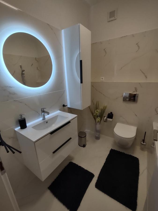 Karina Apartman Dunajská Streda Exterior foto