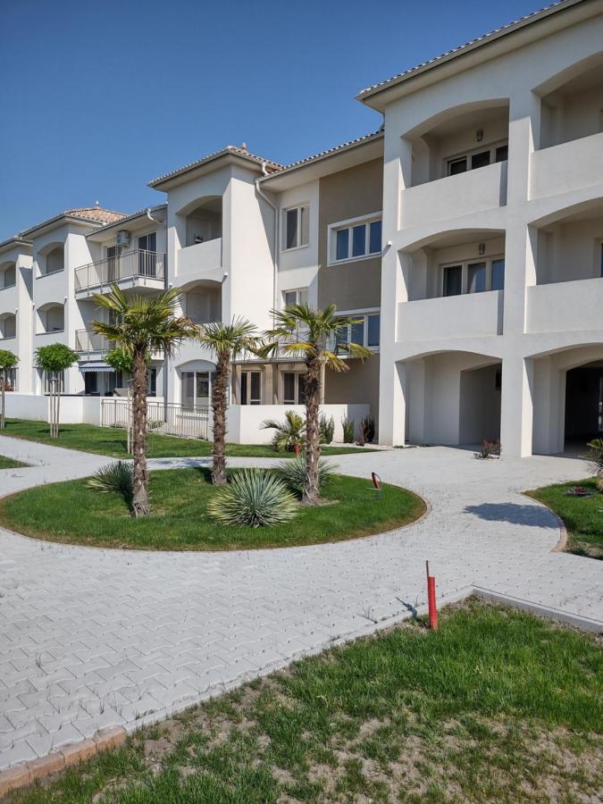 Karina Apartman Dunajská Streda Exterior foto