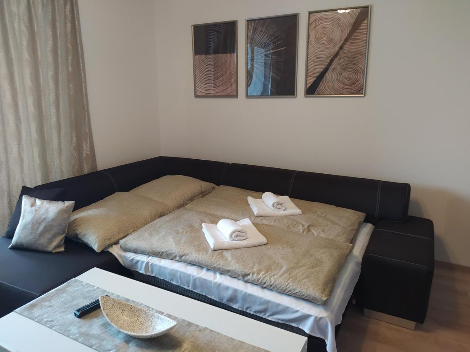 Karina Apartman Dunajská Streda Exterior foto