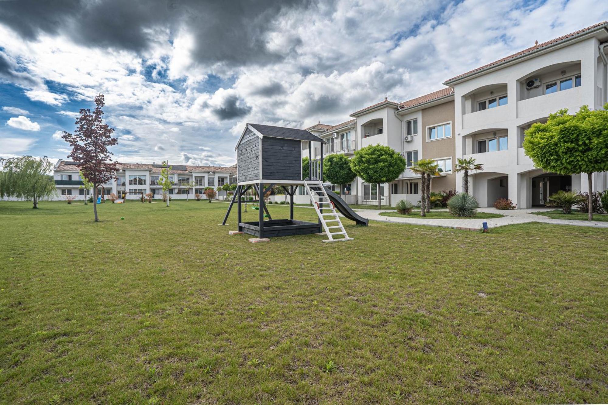 Karina Apartman Dunajská Streda Exterior foto